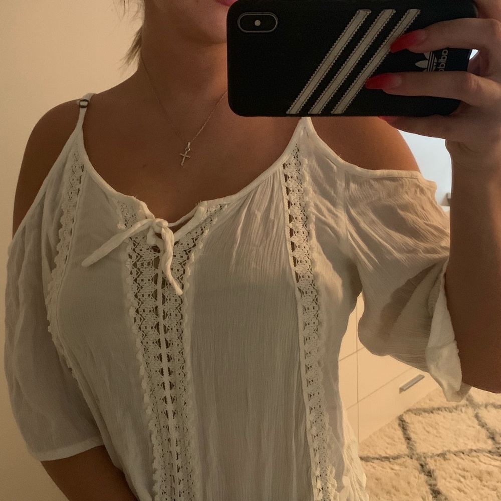White hollister top